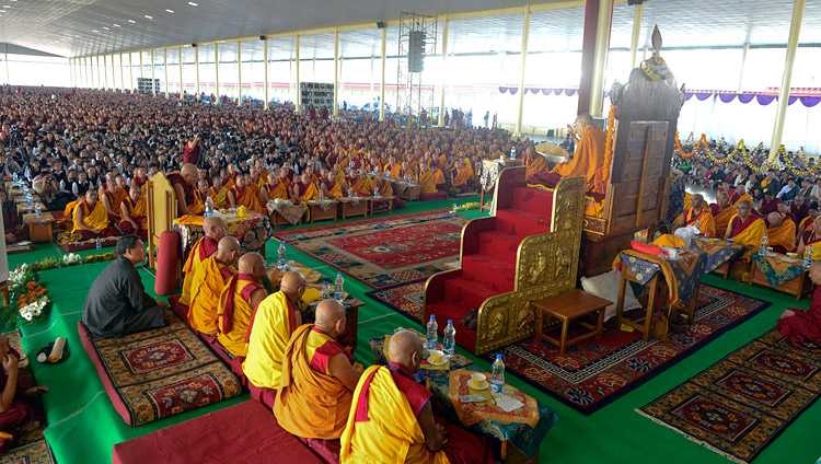 Ein Blick auf den neuen Debattierhof des Drepung Loseling Klosters während der Rede Seiner Heiligkeit des Dalai Lama in Mundgod, Karnataka, Indien am 12. Dezember 2017. Foto: Lobsang Tsering