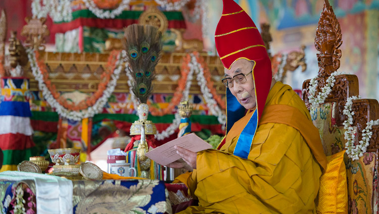 Seine Heiligkeit der Dalai Lama während der Hayagriva-Ermächtigung im Sera-Jey Kloster in Bylakuppe, Karnataka, Indien am 20. Dezember 2017. Foto: Lobsang Tsering