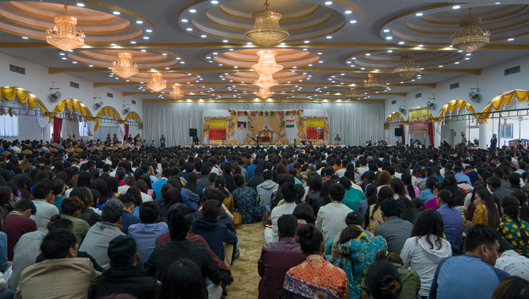 Ein Blick auf den King’s Court Bereich des Palace Ground während der Rede Seiner Heiligkeit des Dalai Lama vor Tibetern und Menschen aus den Himalaya-Regionen in Bengaluru, Karnataka, Indien am 25. Dezember 2017. Foto: Tenzin Choejor