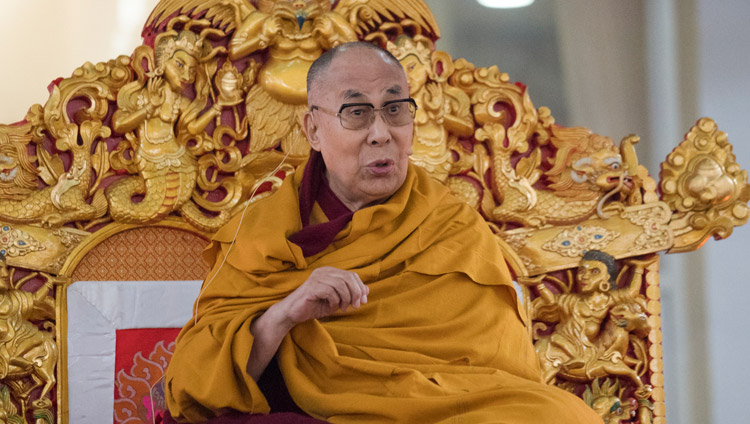 Seine Heiligkeit der Dalai Lama während den Unterweisungen für chinesische Buddhisten und andere Teilnehmenden in Bodhgaya, Bihar, Indien im Januar 2018. Foto: Lobsang Tsering
