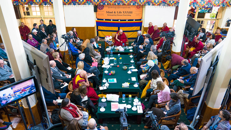 Ein Blick auf die Gesprächsrunde des 33. Mind & Life Dialogs mit Seiner Heiligkeit dem Dalai Lama in Dharamsala, HP, Indien am 14. März 2018. Foto: Tenzin Choejor