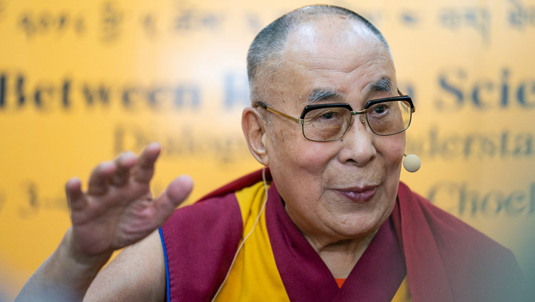 Seine Heiligkeit der Dalai Lama spricht am 2. Tag des Dialogs mit russischen Wissenschaftlern in Dharamsala, HP, Indien am 4. Mai 2018. Foto: Tenzin Choejor
