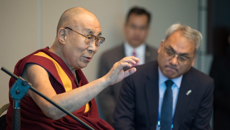 Seine Heiligkeit der Dalai Lama im Gespräch mit Medienvertretern in Zürich, Schweiz am 21. September 2018. Foto: Manuel Bauer
