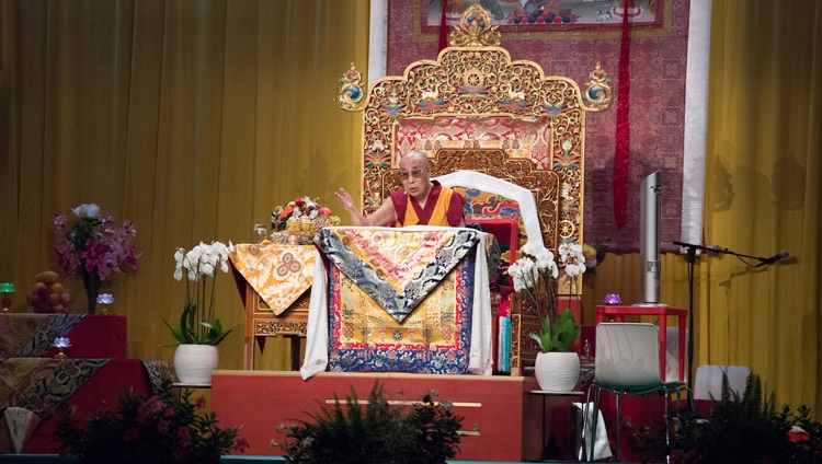 Seine Heiligkeit der Dalai Lama spricht zu den Gästen der Jubiläumsfeier des Tibet-Instituts Rikon in Winterthur, Schweiz am 22. September 2018. Foto: Manuel Bauer