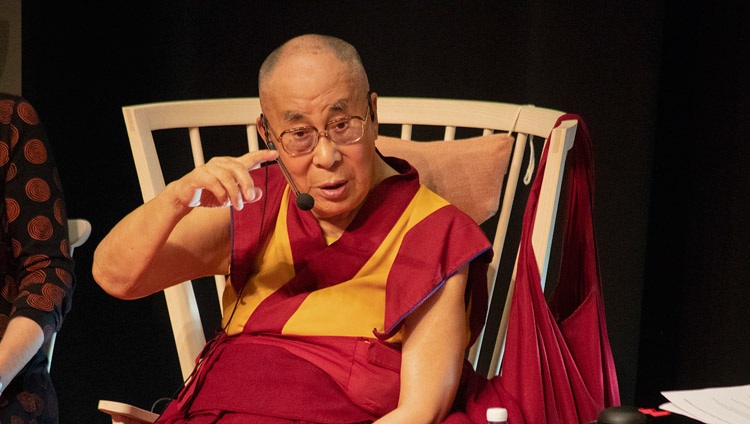 Seine Heiligkeit der Dalai Lama während seines Vortrages an der Malmö Universität in Malmö, Schweden am 13. September 2018. Foto: Erik Törner/IM