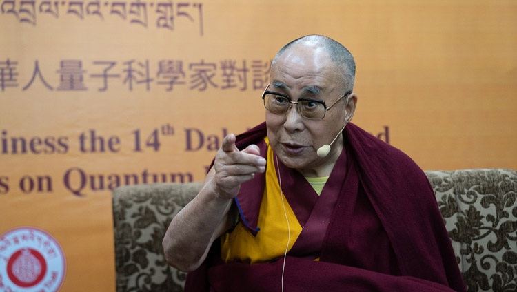 Seine Heiligkeit der Dalai Lama spricht am Dialog über Quanteneffekte mit chinesischen Wissenschaftlern in Dharamsala, HP, Indien am 2. November 2018. Foto: Ehrw. Tenzin Jamphel