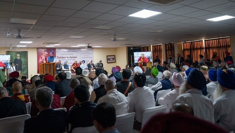 Das Auditorium im Bhai Vir Singh Sahitya Sadan während der 550. Geburtstagsfeier von Guru Nanak in Neu Delhi, Indien am 10. November 2018. Foto: Tenzin Choejor