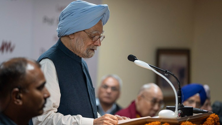 Dr. Manmohan Singh, ehemaliger Premierminister Indiens, spricht an der 550. Geburtstagsfeier von Guru Nanak in Neu Delhi, Indien am 10. November 2018. Foto: Tenzin Choejor