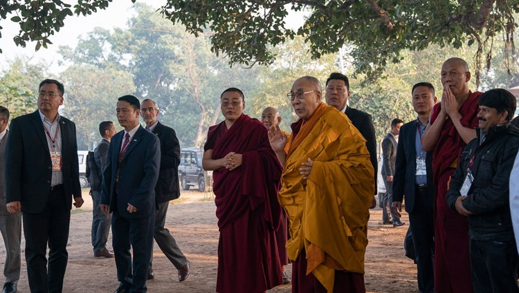 Seine Heiligkeit der Dalai Lama besucht eine buddhistische Pilgerstätte in Sankisa, UP, Indien am 3. Dezember 2018. Foto: Lobsang Tsering