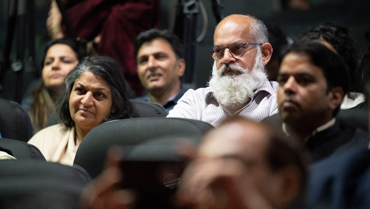 Das Publikum verfolgt die Reden an der ersten Yuvraj Krishan Gedenkvorlesung in Neu Delhi, Indien am 8. Dezember 2018. Foto: Lobsang Tsering