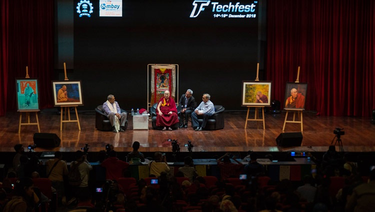 Seine Heiligkeit der Dalai Lama spricht über 'Die Bedeutung des Alten Indischen Wissens' am Indian Institute of Technology Bombay. Mumbai, Indien am 14. Dezember 2018. Foto: Lobsang Tsering