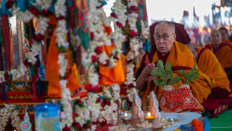 Seine Heiligkeit der Dalai Lama bereitet sich vor für die Yamantaka-Ermächtigung. Bodhgaya, Bihar, Indien am 26. Dezember 2018. Foto: Lobsang Tsering