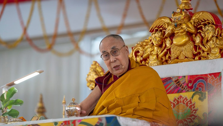 Seine Heiligkeit der Dalai Lama gibt Erklärungen zur Vajrabhairava-Ermächtigung. Bodhgaya, Bihar, Indien am 26. Dezember 2018. Foto: Lobsang Tsering