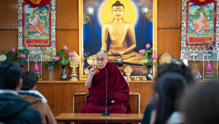 Seine Heiligkeit der Dalai Lama im Gespräch mit Studierenden aus den USA und Israel in seiner Residenz in Dharamsala, HP, Indien am 28. Januar 2019. Foto: Tenzin Choejor