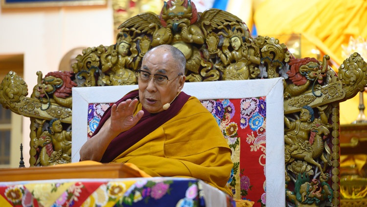 Seine Heiligkeit der Dalai Lama am zweiten Tag seiner Unterweisungen im tibetischen Haupttempel. In Dharamsala, HP, Indien am 21. Februar 2019. Foto: Tenzin Choejor