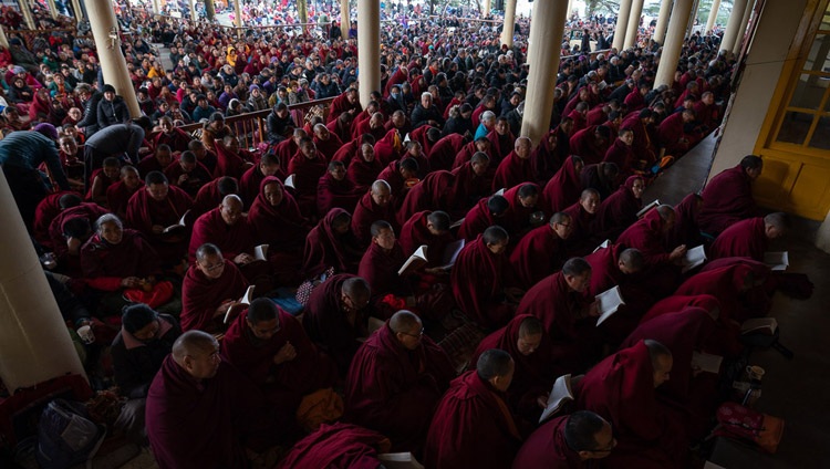 Über 7‘000 Menschen nehmen an den Unterweisungen von Seiner Heiligkeit dem Dalai Lama teil. In Dharamsala, HP, Indien am 22. Februar 2019. Foto: Tenzin Choejor