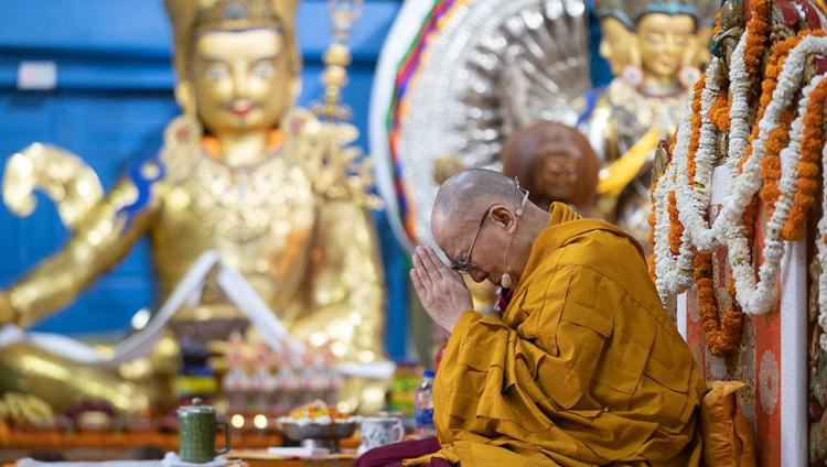 Seine Heiligkeit der Dalai Lama führt durch eine Zeremonie am letzten Tag der Unterweisungen in Dharamsala, HP, Indien am 12. Mai 2019. Foto: Lobsang Tsering