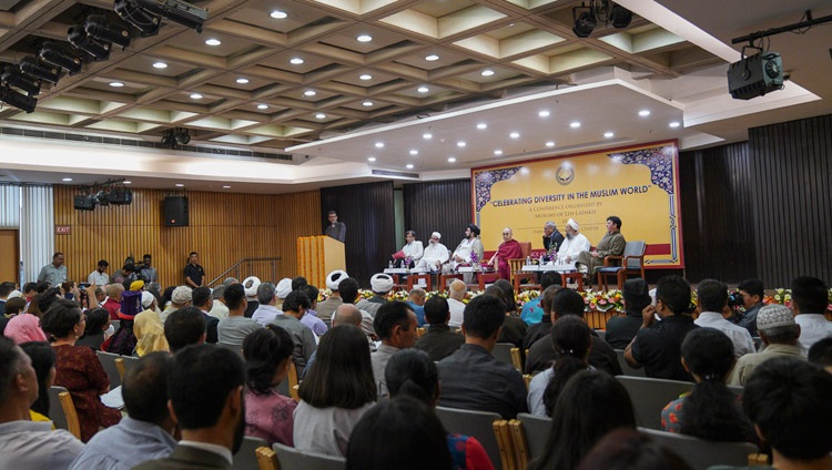 Ein Blick auf die Bühne während der Konferenz "Celebrating Diversity in the Muslim World" im India International Centre in Neu Delhi, Indien am 15. Juni 2019. Foto: Tenzin Choejor