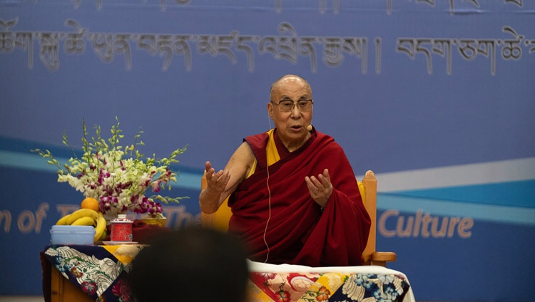 Seine Heiligkeit der Dalai Lama spricht anlässlich der 60-jährigen Jubiläumsfeier des Tibetan Institute of Performing Arts in Dharamsala, HP, Indien am 29. Oktober 2019. Foto: Tenzin Choejor