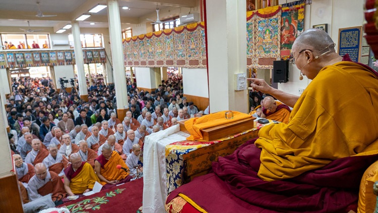 Seine Heiligkeit der Dalai Lama unterweist zu ‚Das Herz-Sutra‘ in Dharamsala, HP, Indien am 4. November 2019. Foto: Ehrw. Tenzin Jamphel