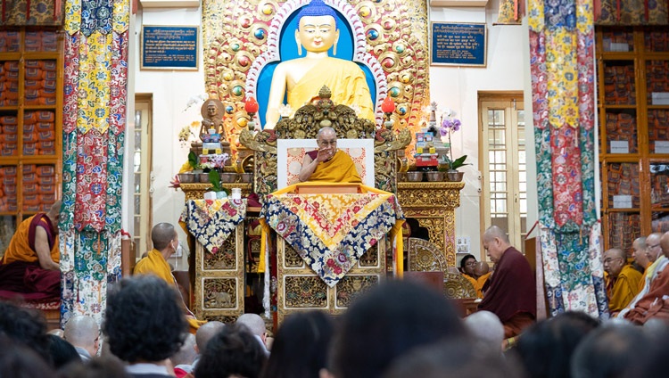 Seine Heiligkeit der Dalai Lama spricht über die ‚Drei Hauptaspekte des Pfades‘ in Dharamsala, HP, Indien am 5. November 2019. Foto: Ehrw. Tenzin Jamphel