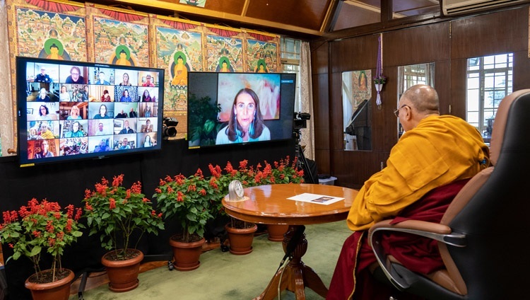 Seine Heiligkeit der Dalai Lama spricht über Mitgefühl und Würde in Schulen. In Dharamsala, HP, Indien am 26. Oktober 2021. Foto: Ehrw. Tenzin Jamphel