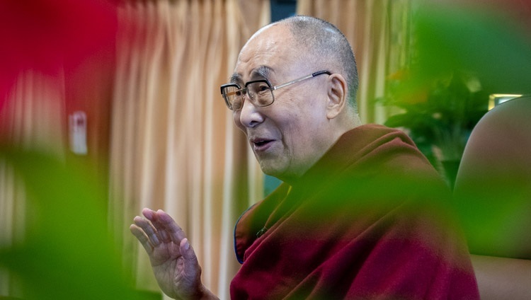 Seine Heiligkeit der Dalai Lama spricht über "Die Bildung des Herzens im neuen Jahrtausend". In Dharamsala, HP, Indien am am 24. November 2021. Foto: Ehrw. Tenzin Jamphel