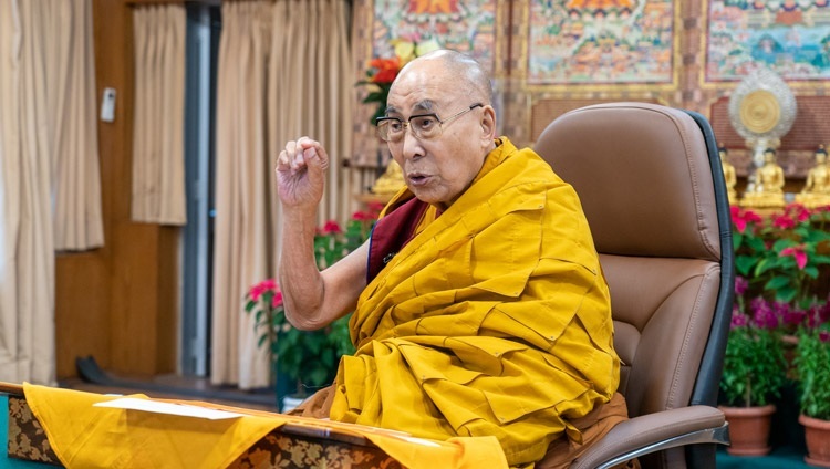 Seine Heiligkeit der Dalai Lama während der Unterweisung über den Text Mahasatipatthana-Sutta am 17. Dezember 2021 in Dharamsala, HP, Indien. Foto: Ehrw. Tenzin Jamphel