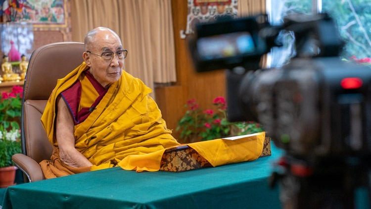 Seine Heiligkeit der Dalai Lama während der Unterweisung über den Text Mahasatipatthana-Sutta am 17. Dezember 2021 in Dharamsala, HP, Indien. Foto: Ehrw. Tenzin Jamphel