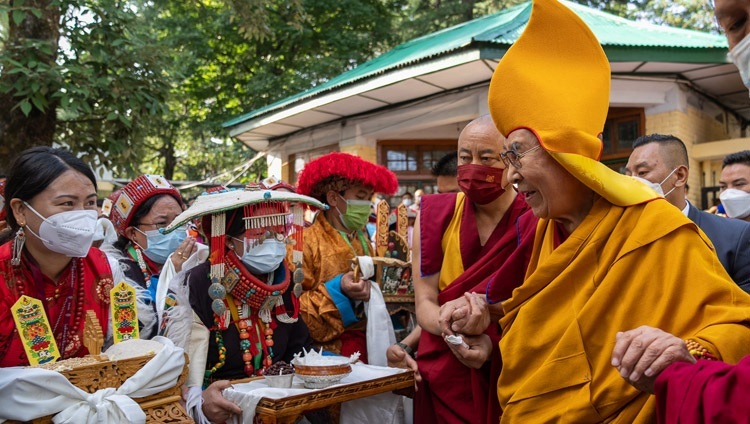 Langlebenszeremonie für Seine Heiligkeit den Dalai Lama im tibetischen Haupttempel in Dharamsala, HP, Indien am 24. Juni 2022. Foto: Tenzin Choejor