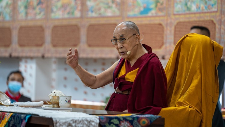 Seine Heiligkeit der Dalai Lama spricht anlässlich der Eröffnung der Dalai Lama Bibliothek und Archiv in Dharamsala, HP, Indien am 6. Juli 2022. Foto: Tenzin Choejor