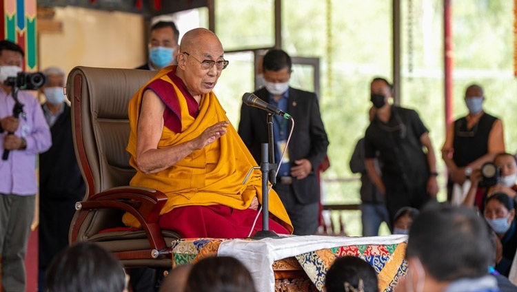 Seine Heiligkeit der Dalai Lama spricht zu den Delegierten der U-tsang Annual General Body Meeting auf dem Shewatsel-Unterrichtsgelände in Leh, Ladakh, Indien am 31. Juli 2023. Foto: Tenzin Choejor