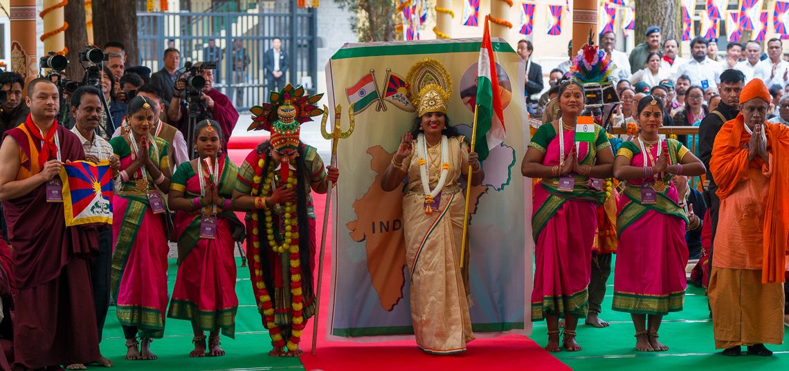 Langlebensgebet von indischen Unterstützern