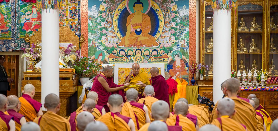 Novizen-Ordination von Mönchen und Nonnen in Dharamsala