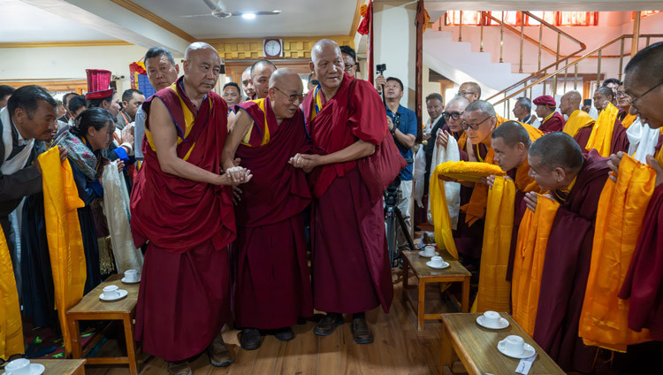 Seine Heiligkeit der Dalai Lama bei seiner Ankunft in seiner Residenz Shewatsel in Leh, Ladakh, Indien, am 12. Juli 2025. Foto: Tenzin Choejor