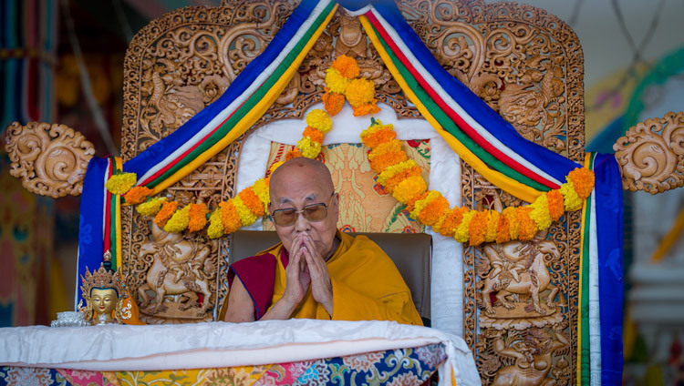 Seine Heiligkeit der Dalai Lama nimmt an den Gebeten auf dem Shewatsel-Lehrgelände in Leh, Ladakh, Indien, teil. Leh, Ladakh, Indien, 30. August 2026. Foto: Tenzin Choejor