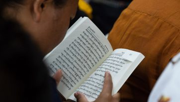 Unterweisung für junge Tibeterinnen und Tibeter