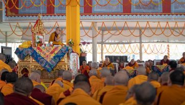 ‚Die 37 Praktiken der Bodhisattvas‘ und ‚Kommentar zu gültiger Erkenntnis‘