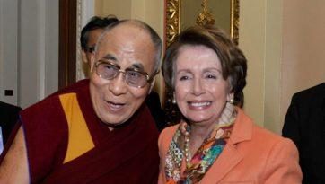 Seine Heiligkeit der Dalai Lama gratuliert Nancy Pelosi