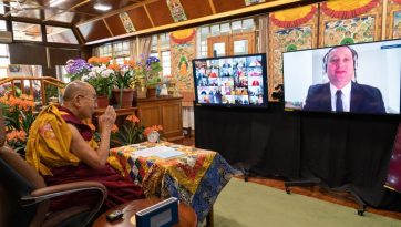 Die Vier Edlen Wahrheiten und die zwei Wahrheiten 