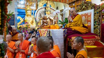 Kommentar zur Grundlegenden Weisheit des Mittleren Weges