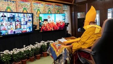 Schmuck der Mahāyāna-Sūtras