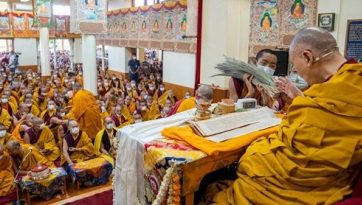 Kurze Darstellung des Stufenwegs zur Erleuchtung und Avalokiteshvara Jinasagara-Ermächtigung