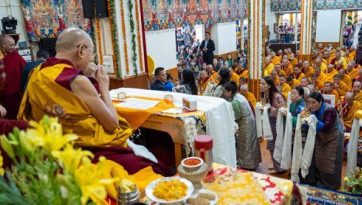 Langlebenszeremonie und Rede in Dharamsala